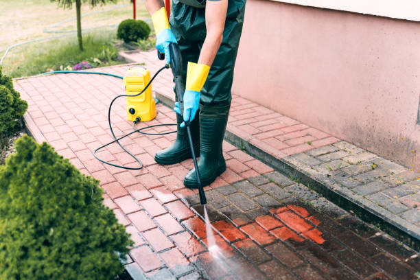 Best Garage Pressure Washing  in Canastota, NY